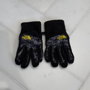 The North Face Black and Camouflage Gloves